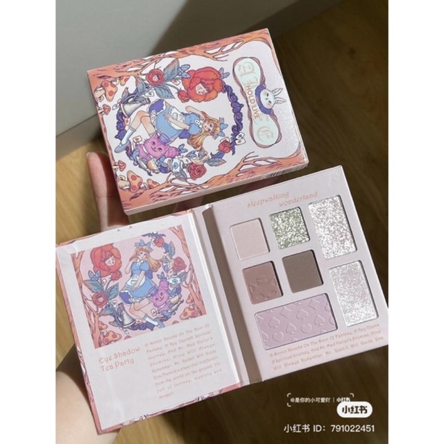 Bảng Phấn Mắt Má Hồng Hold Live Alice In Wonderland