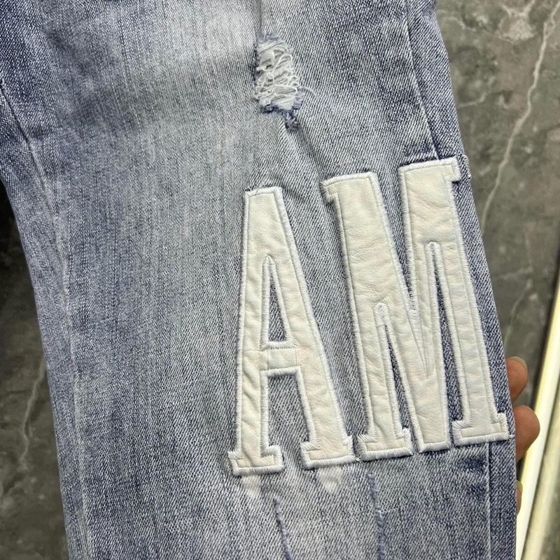 Quần Jean Xanh Nam Amiri Rách Xước Thêu Chữ Da Đùi QJ86P
