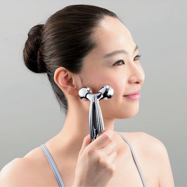 Máy massage + Đẩy tinh chất Refa Carat Ray Face