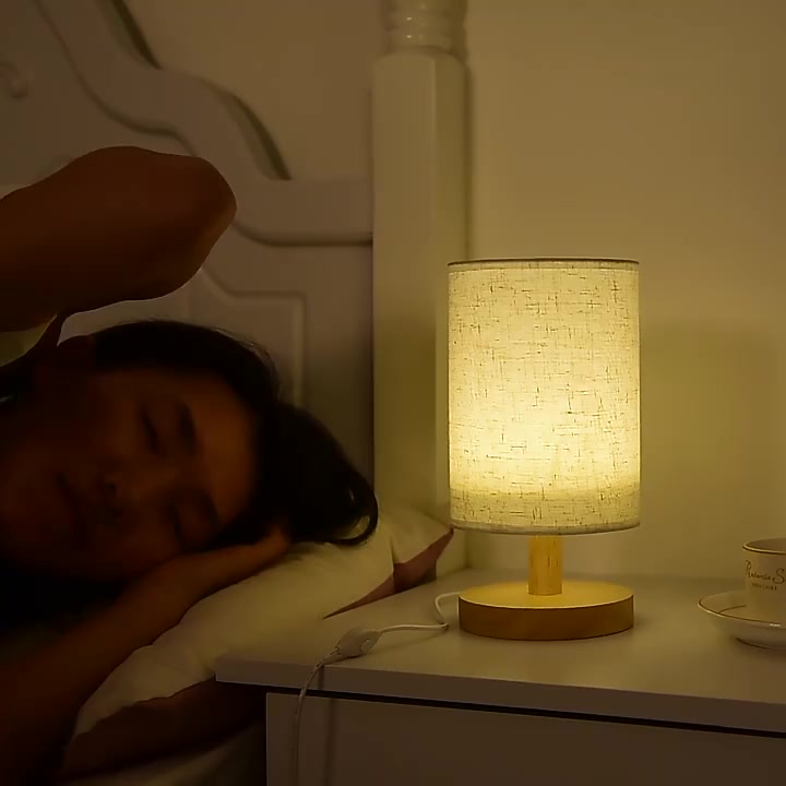 Đèn ngủ để bàn thân gỗ vintage in họa tiết trang trí phòng ngủ | BigBuy360 - bigbuy360.vn
