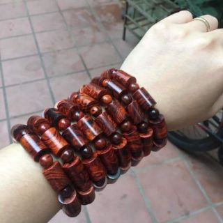 Vòng gỗ sưa đốt trúc