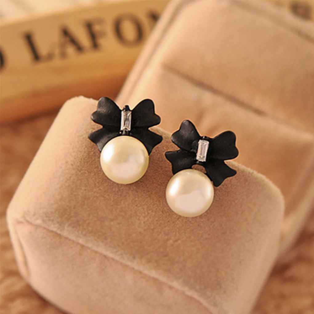 Đôi Khuyên Tai Hình Nơ Đính Ngọc Trai Giả Thời Trang Cho Nữ