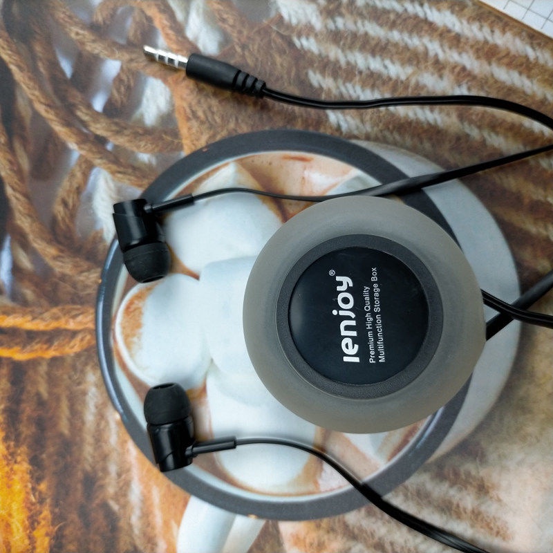 Tai nghe nhét tai có dây kèm mic chất lượng cao