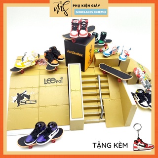 Móc khóa giày sneaker 3D ,mô hình giày mini tỉ lệ 1:6 full box kèm ván trượt skateboard