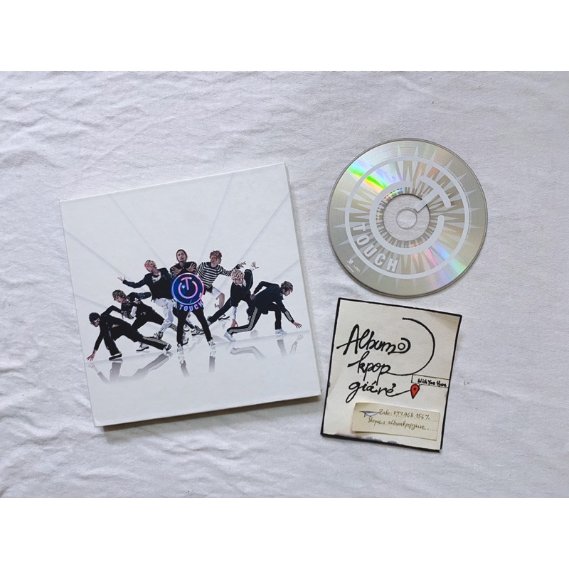 Album tặng kpop jpop albumđã khui seal, bao gồm Cd và photobook như hình.
