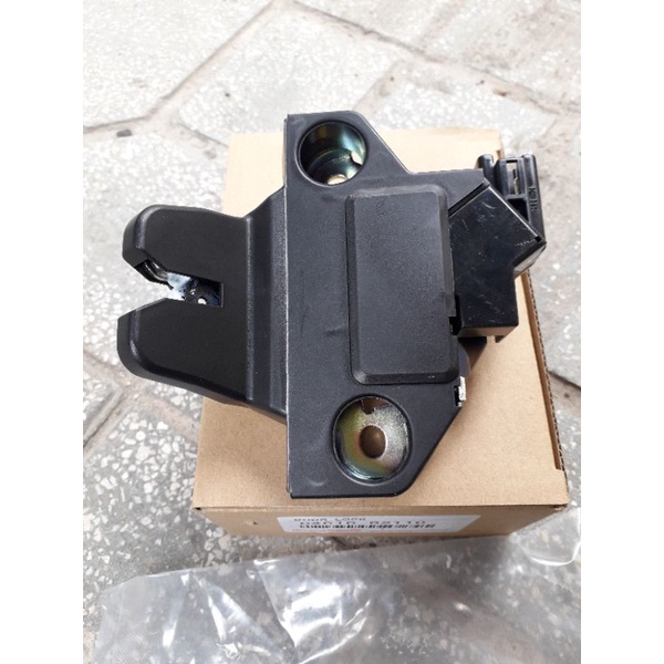 Khóa cốp sau Toyota Vios 2008,2009,2010,2011,2012,2013,2014,2015,2016,2017