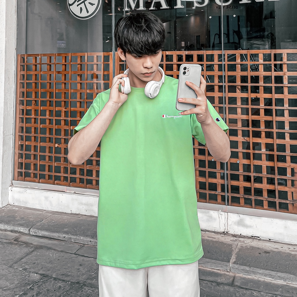Áo Thun Champion Màu Xanh Lá Cây Nhạt Thêu Chữ Màu Trắng Chất Liệu 100% Cotton Thoáng Mát Form Rộng Thoải Mái