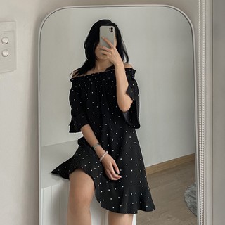 Đầm bẹt vai chấm bi, thiết kế