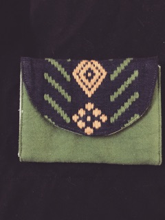 Ví thổ cẩm