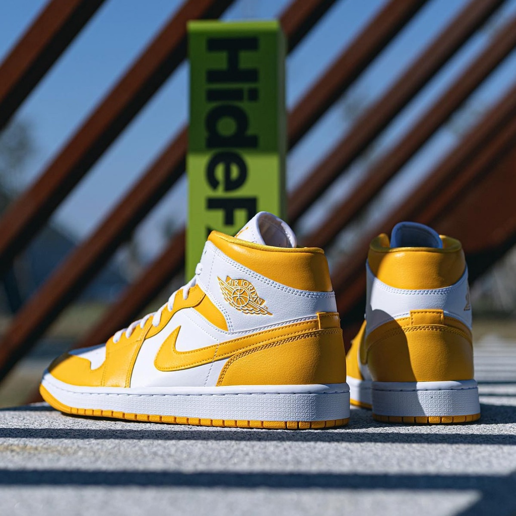 Giày Nike Jordan 1 Mid White Pollen Chính Hãng 💙SIMPLE SNEAKER💙 Air Jordan 1 Màu Vàng Trắng Auth Full Box