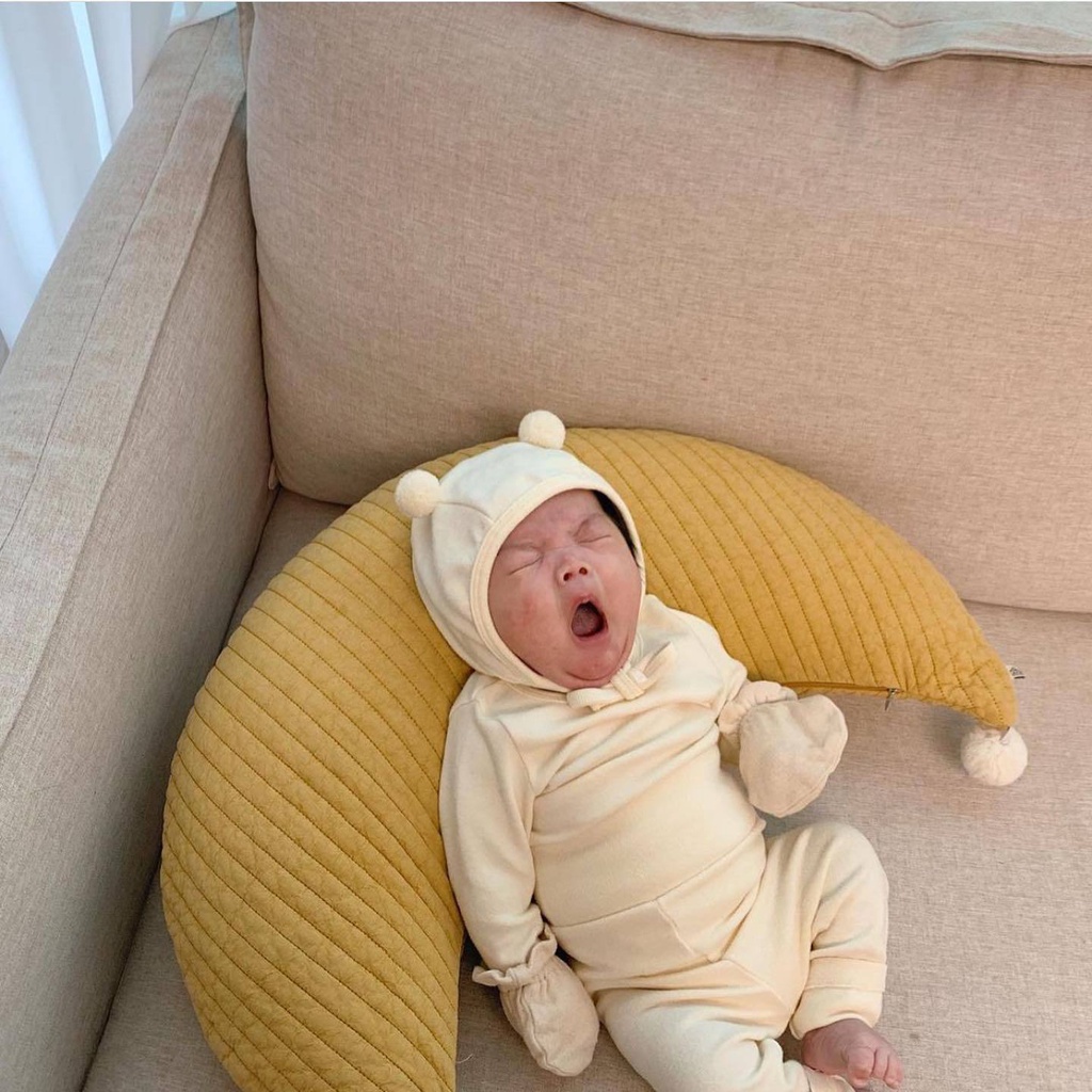 Gối Ngủ Vải Cotton Đính Quả Bông Lông Mặt Trăng Có Thể Tháo Rời Giặt Sạch Cho Bé