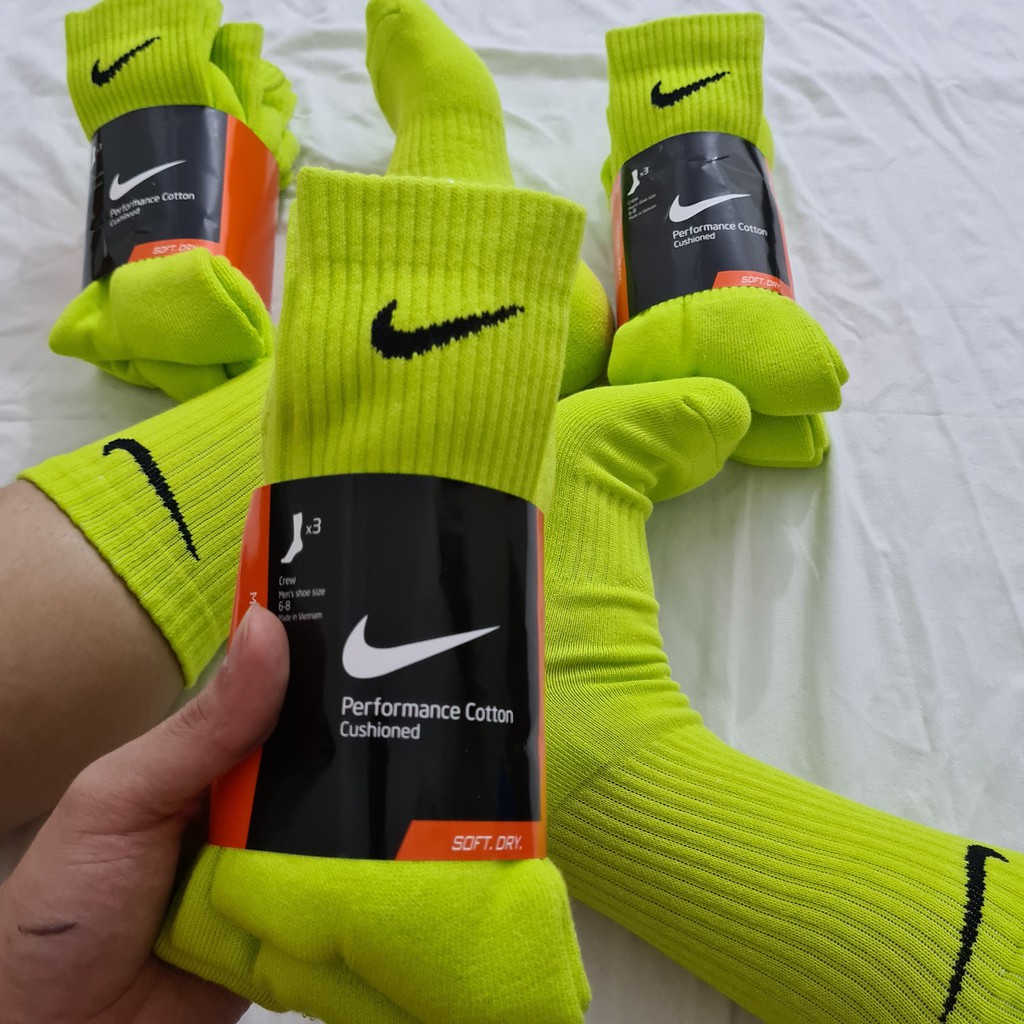 Pack 3 đôi tất thể thao Nike màu Xanh neon (hàng xuất Nhật) - Free ship + Quà tặng Loved socks by TatsTats.vn