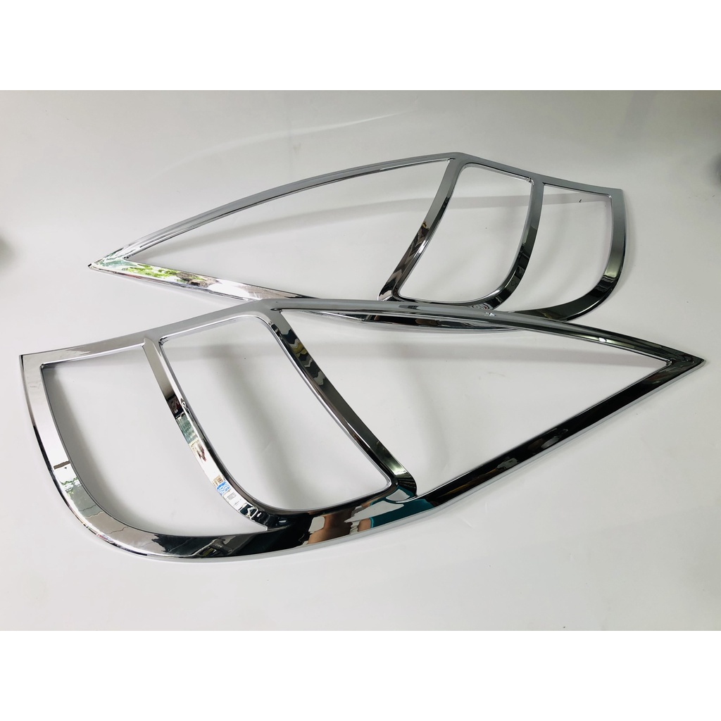 Ốp viền đèn hậu mạ crom trang trí xe Hyundai i30 nhập khẩu Hàn Quốc
