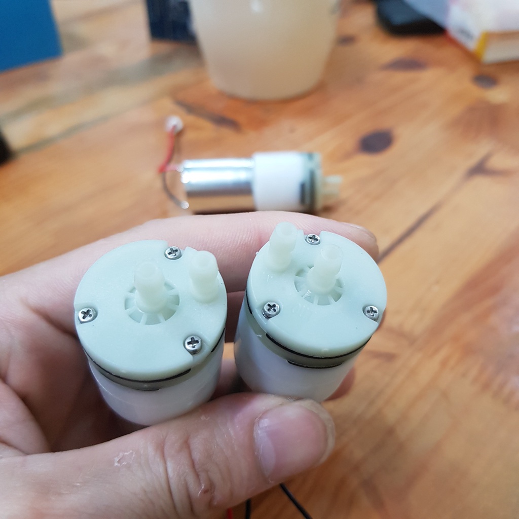 Bơm hút chân không ,bơm nước, sục khí ô xi bể cá MB370 3.7-6VDC