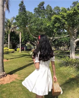 Váy trắng ulzzang