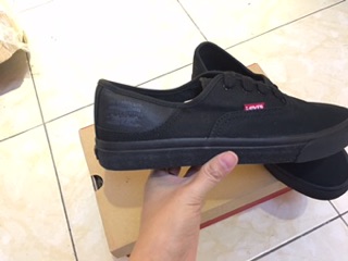 Giày levis