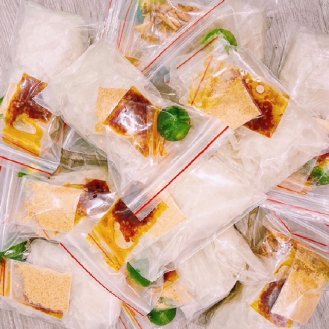 Bánh Tráng Phơi Sương Muỗi Nhuyễn + Topping