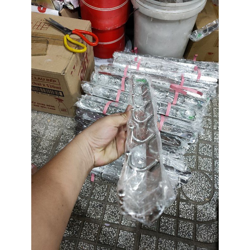 Móc Inox bắt tường - Loại 8 móc Inox 201