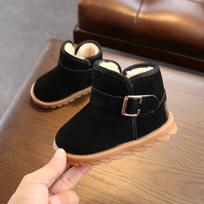 Giày boot đệm lông giữ ấm mùa đông dành cho các bé