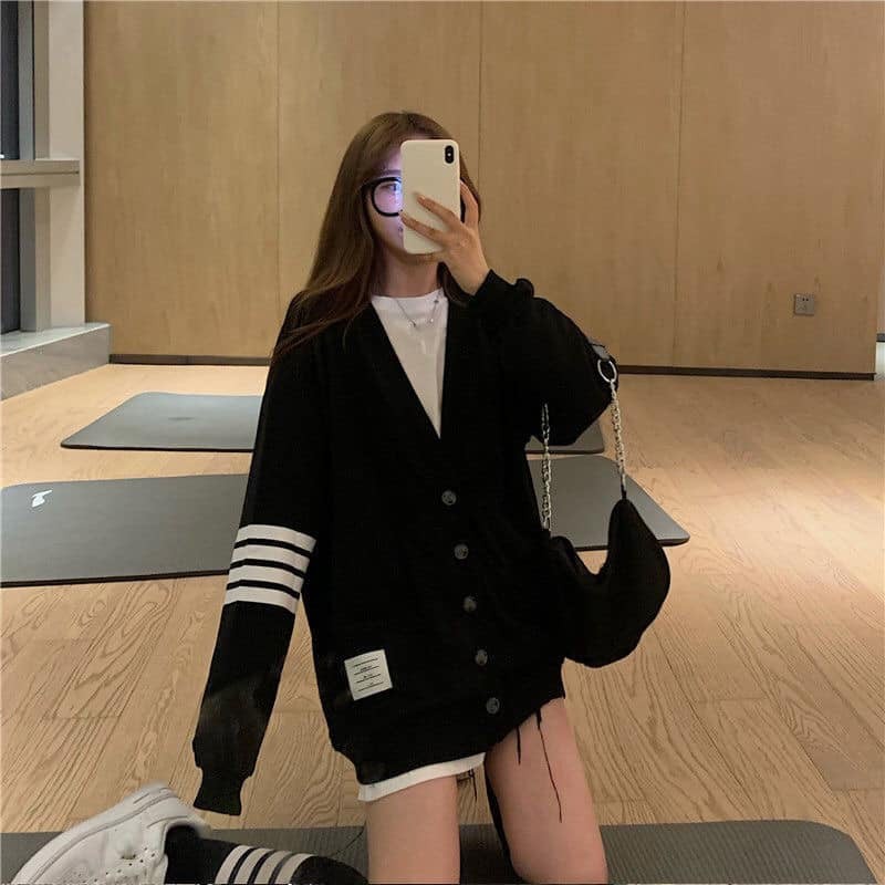 Áo Cardigan họa tiết sọc ngang ở tay