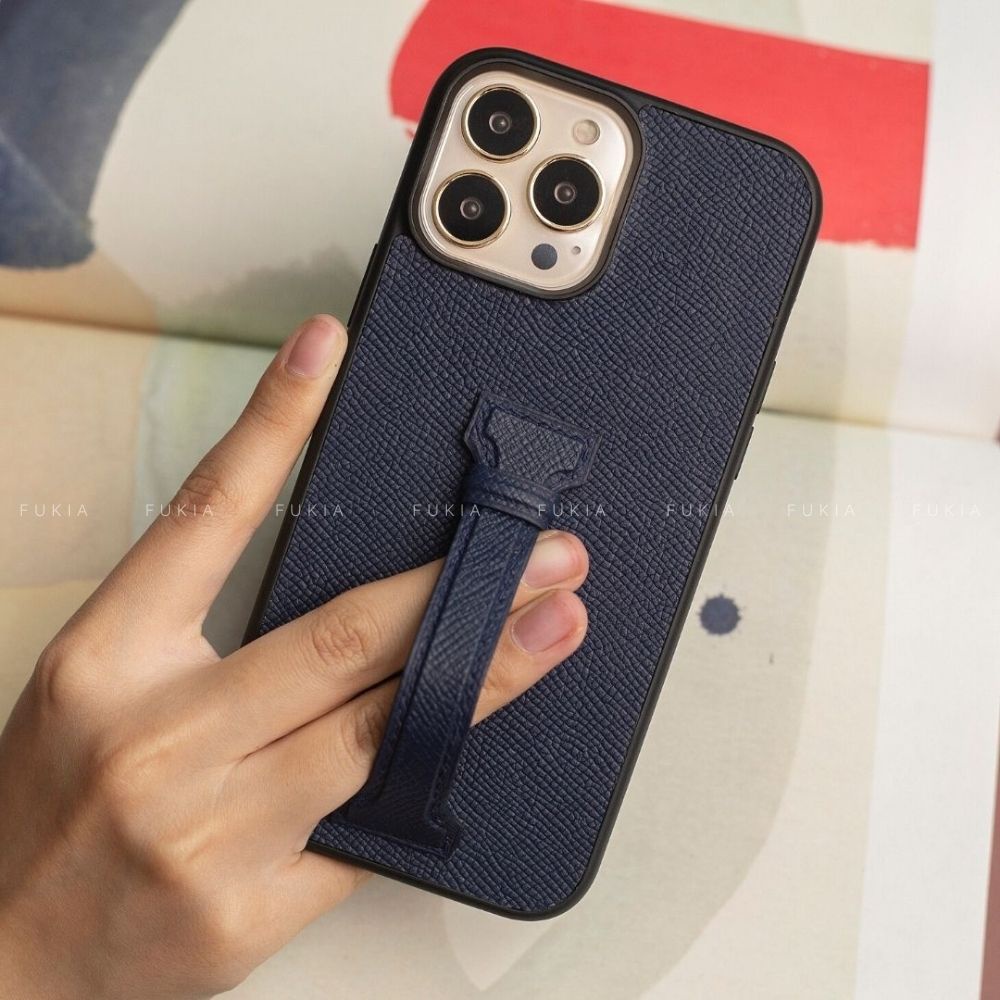 Ốp da thủ công viền đen Epsom Hand Strap cho IPhone 14/14Plus/14Pro/14Promax/13/13Pro/13Promax/12/12Pro/12Promax ODTC146