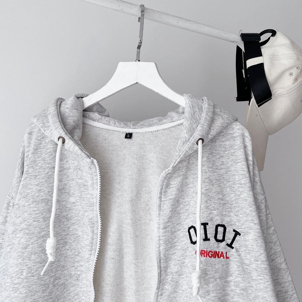 [sẵn]Áo khoác tay dài form rộng thêu chữ OIOI (ảnh thật tại shop) Tanazi Closet