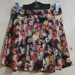 Chân váy xòe ngắn