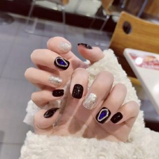 Bộ 24 móng tay giả kèm keo