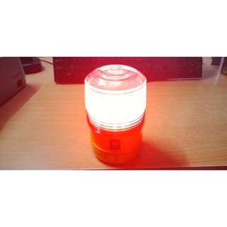 Đèn cảnh báo chạy bằng 4 pin có đế nam châm