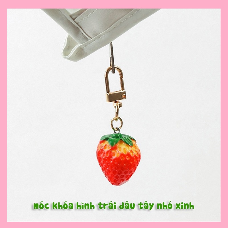 Bình Cốc Đựng Nước Hình Quả Dâu Tây Cute Dễ Thương Chịu Nhiệt Tốt Dung Tích 500ml Tặng Kèm Móc Hình Trái Dâu Và Ống Hút