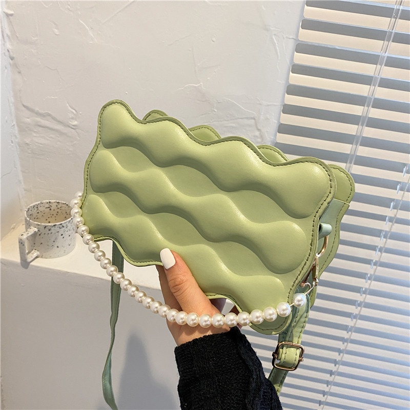 Túi Đeo Chéo Một Bên Vai Họa Tiết Gợn Sóng Đính Ngọc Trai Thời Trang Hàn Quốc Cho Nữ 2022