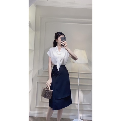 ÁO SOMI NƠ CỔ KÈM KHUY CÀI ĐÁ SANG CHẢNH