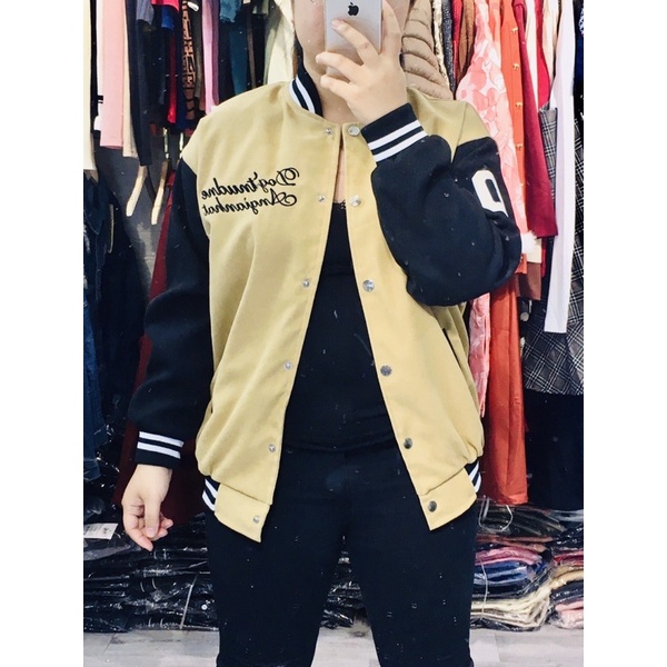 Áo khoác bomber thêu phối tay chữ D, áo khoác bóng cháy unisex