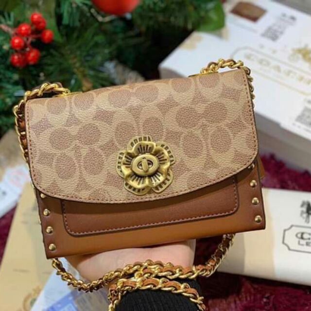 ⚜️ C O A C H Parker SP Mini• size 20cm • chất da thật , khoá vàng đồng, lót vải nhung • đế cứng cáp