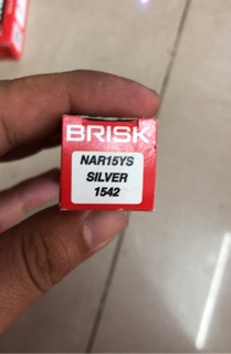 Siêu Bugi Brisk Silver 1542 - NAR15YS chân ngắn