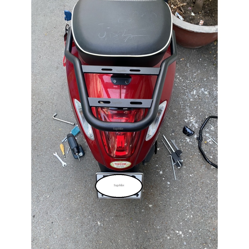 Baga Givi SR lắp cho xe Vespa Sprint, hàng Givi chính hãng, mới 100%