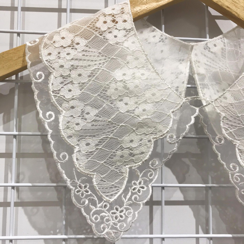 Cổ áo ren phụ liệu may vào áo đầm