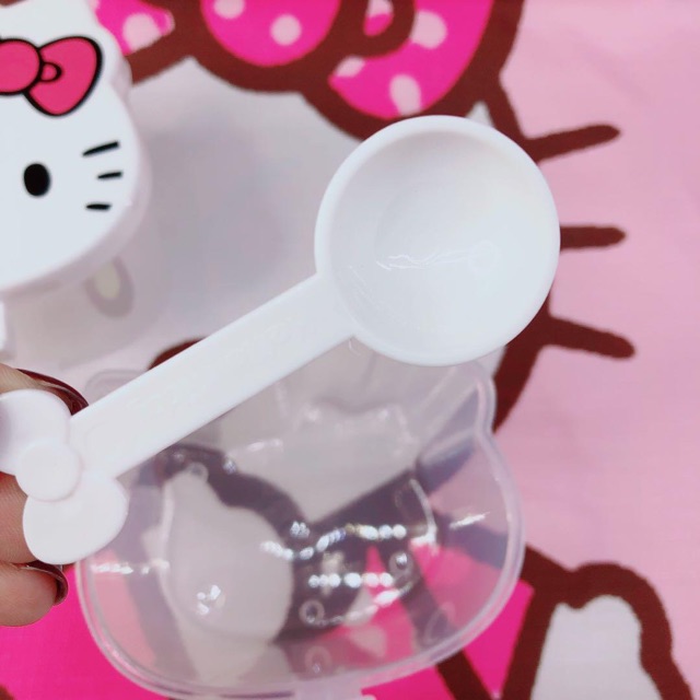 HỘP ĐỰNG GIA VỊ KÈM MUỖNG HELLO KITTY