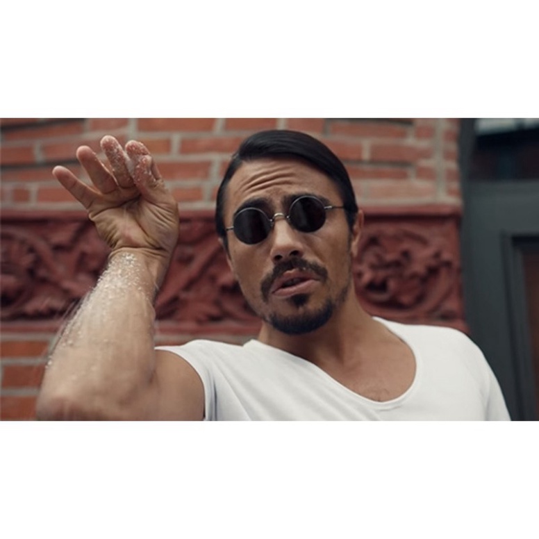 KÍNH MẶT TRÒN ĐEN CỰC NGẦU PHONG CÁCH THẦY BÓI