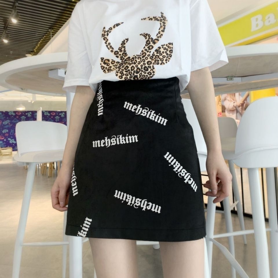 [Mã FAMAYWA giảm 10K đơn 50K] Chân Váy Chữ A In Họa Tiết Graffiti Thời Trang 2021 | BigBuy360 - bigbuy360.vn