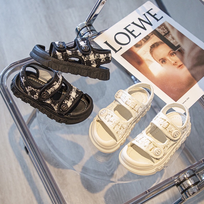 Sandal cho bé gái và bé trai hoạ tiết đính khuy từ 2-10 tuổi