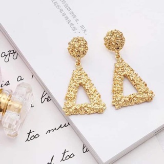 Đôi bông tai hình khối tam giác 2 màu vàng bạc