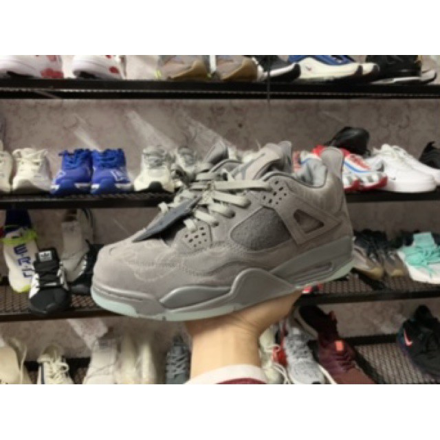 GIẢM giá sập sàn GIÀY THỂ THAO Giày dạ quang tự phát sáng đế Air Jordan 4 KAWS FREESHIP . . . 👟 ! * ) .