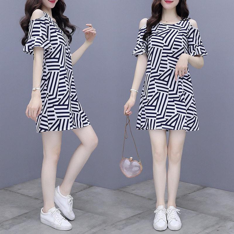 Đầm Lụa Lạnh Trễ Vai Dáng Rộng Đuôi Cá Nhỏ Lửng Thời Trang Mùa Hè Hàng Mới Dành Cho Bạn Nữ 2022