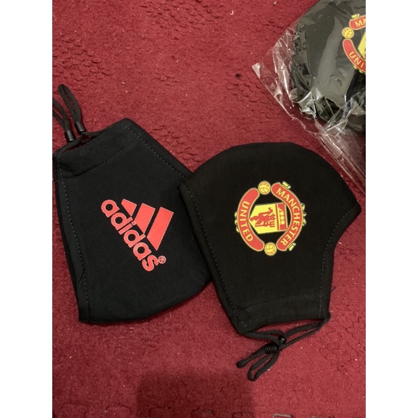 Khẩu trang Manchester United 2 măt in có núm chỉnh độ dài Hải Sports thiết kế
