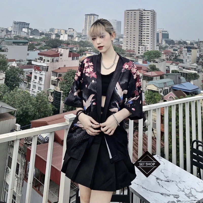 Áo kimono chim và hoa anh đào