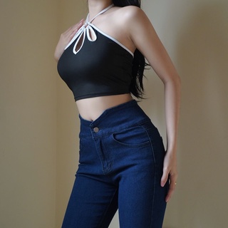 Áo croptop cổ yếm cut out hoa - BANHBEO - MS.A0530