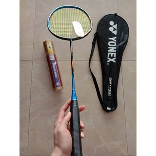 Vợt cầu lông Yonex (1CÂY ĐÃ ĐAN LƯỚI + 1 BAO VỢT + 1 TRÁI CẦU + 1 QUẤN CÁN VỢT YONEX)