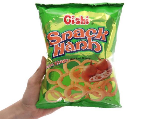 Bánh Snack Hành Oishi Onion Rings gói 42g được làm từ hành thật