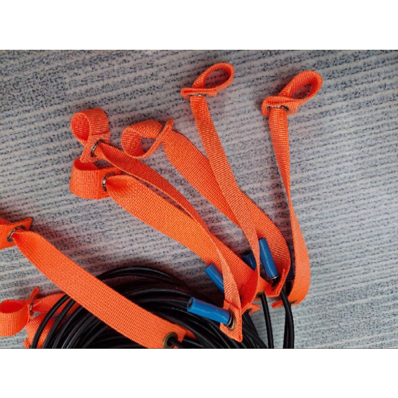 dây cột chân gà. chất liệu cao su, khóa vải. dùng cho gà tre và gà nòi